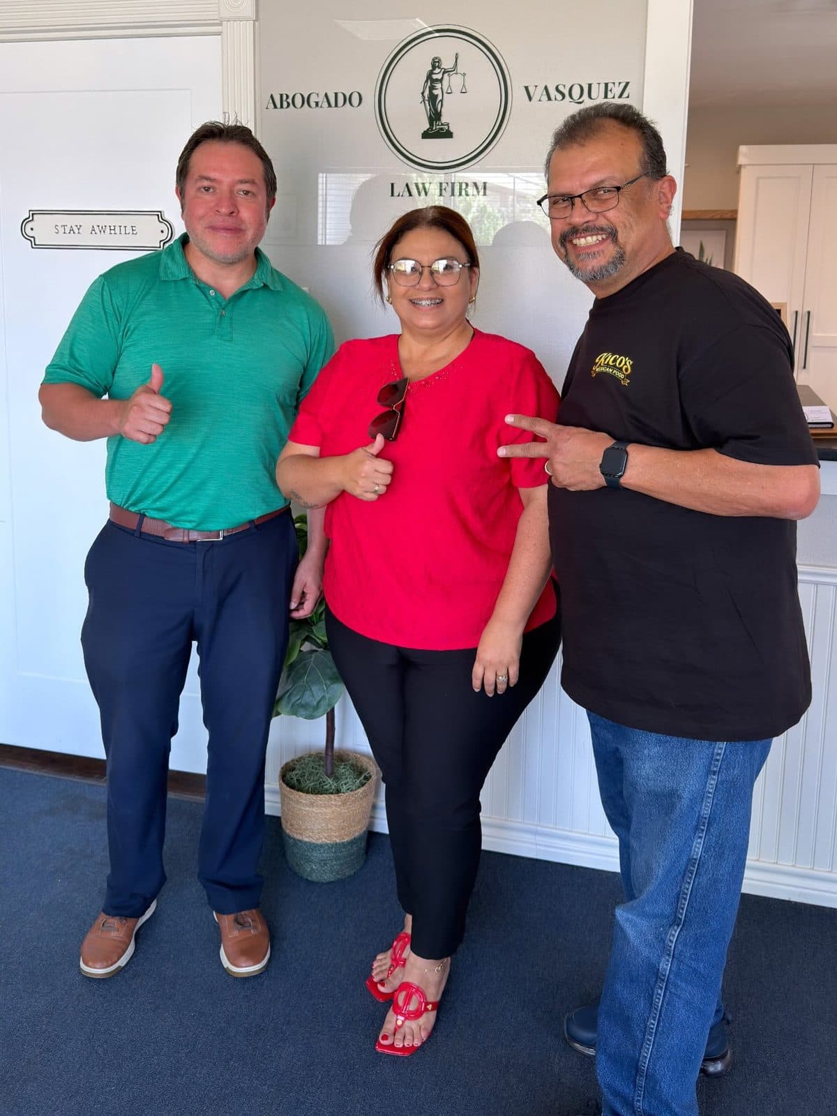 Clients visiting the Abogados Vasquez office